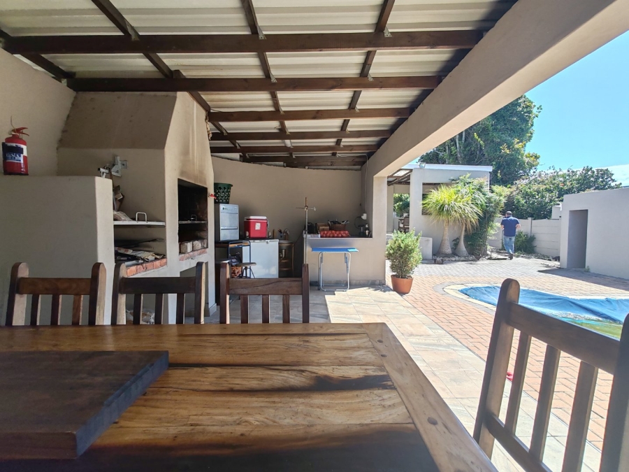 7 Bedroom Property for Sale in Walmer Eastern Cape